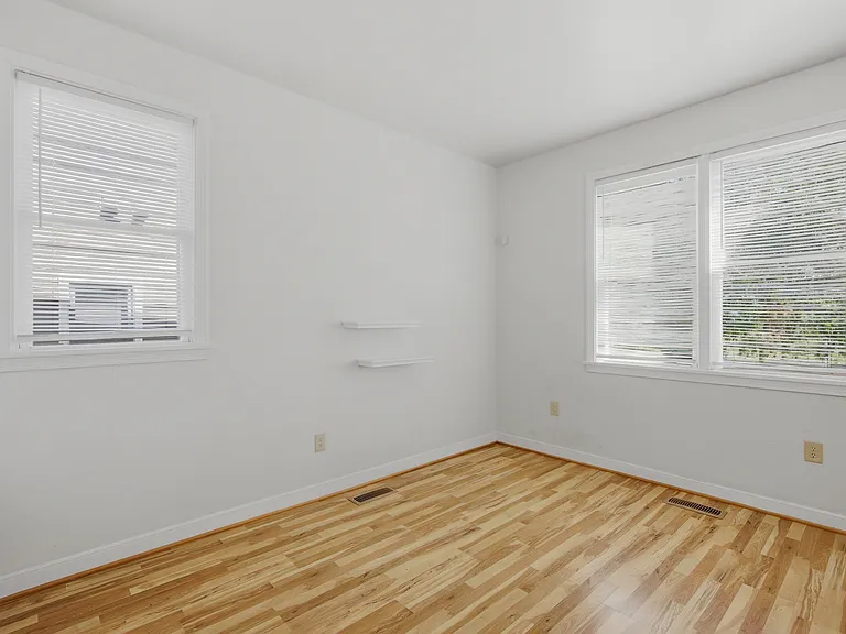 1706 W Moore St — Photo 22