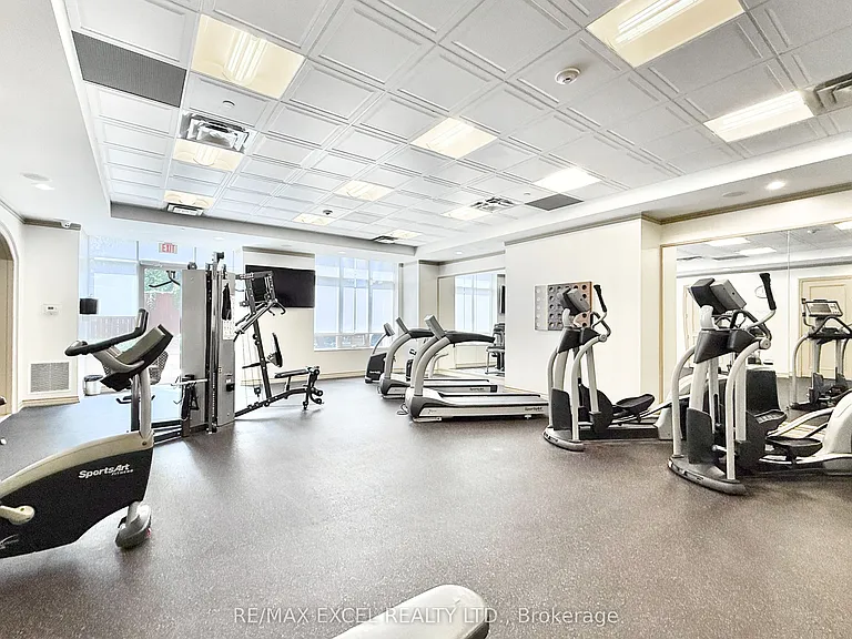 10101 N Yonge St #408 — Photo 34
