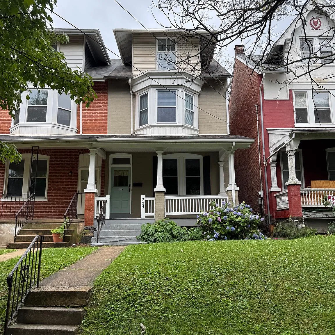 4 bed, 1977 sqft, $2,150 — Photo 1
