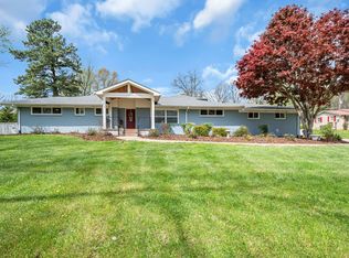110 S Hummingbird Ln, Dickson, TN 37055
