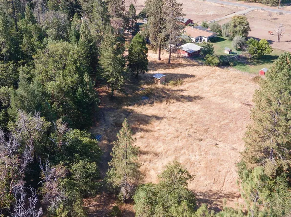 200 Monteflora Ter, Grants Pass, OR 97526