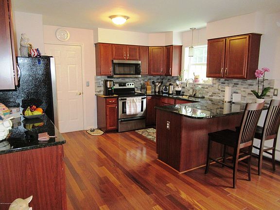 2nd image of 1136 Sierra Trails Dr