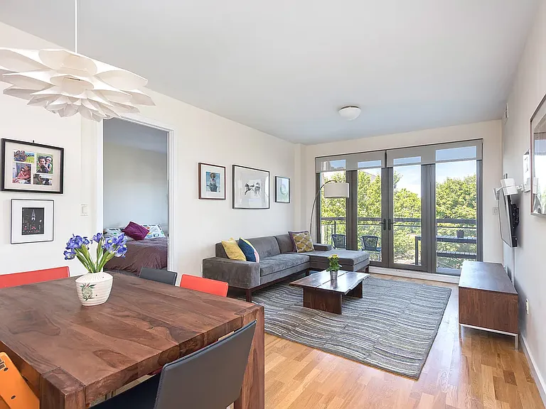 400 4th Ave #10L — Photo 1