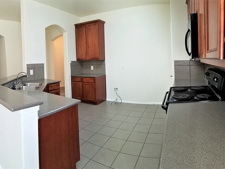 3708 Verde Dr — Photo 4