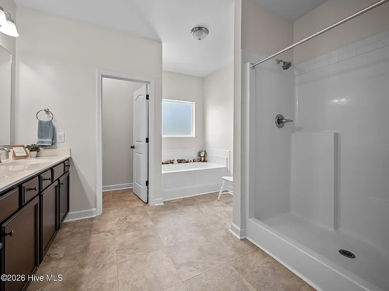 251 Breakwater Dr — Photo 30