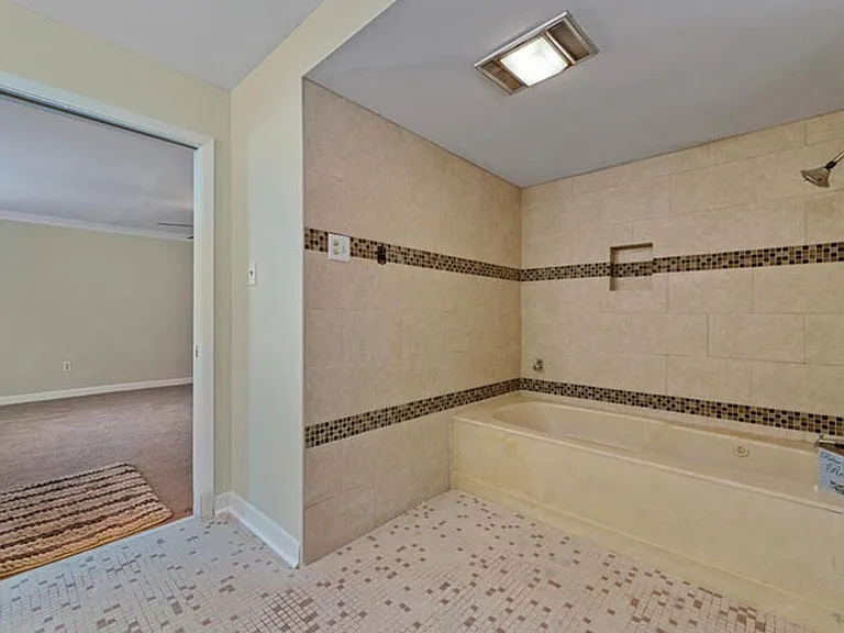 320 Lakeview Blvd — Photo 7