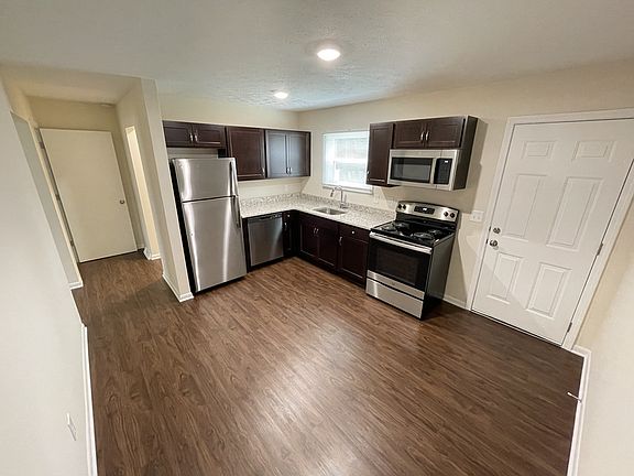 2nd image of 956-988 W Liberty St #988-B