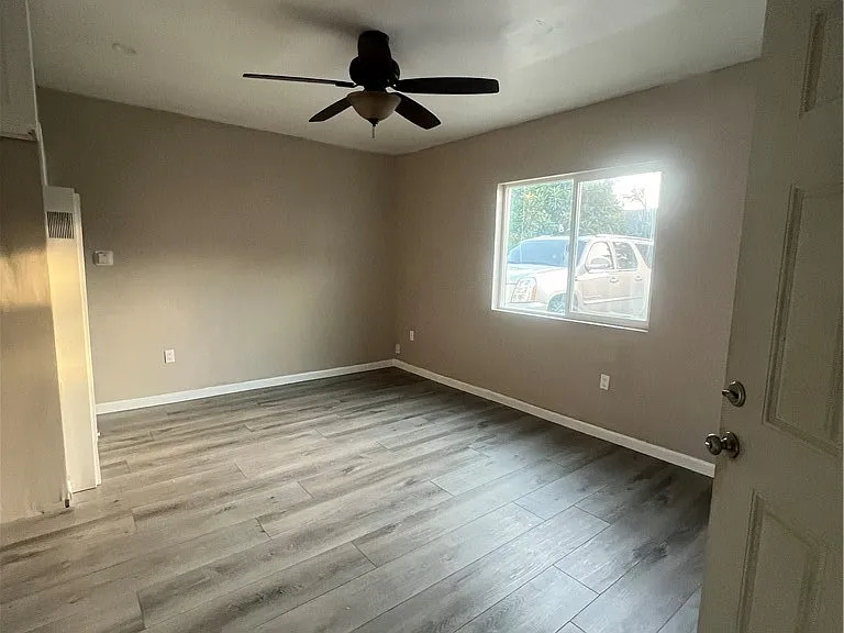 8930 Kauffman Ave #E — Photo 7