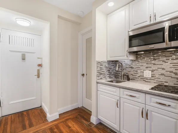 25 Tudor City Place image 1 of 27