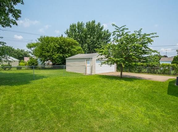 4th image of 2221 Rockne Dr