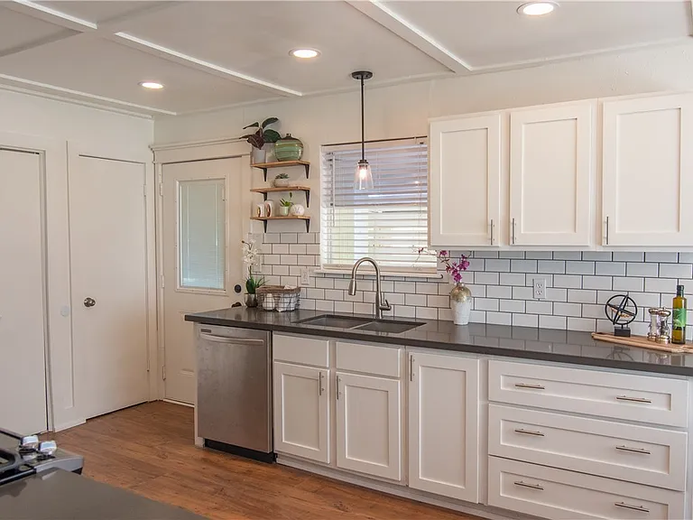 3213 Heatherwood Dr — Photo 5