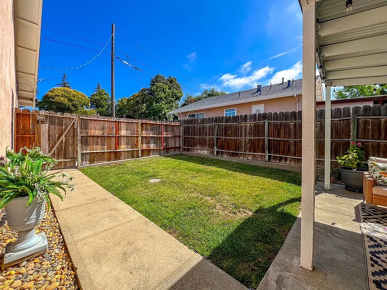 25 Berna Ave — Photo 30