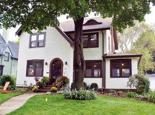 92 Exeter Pl, Saint Paul, MN 55104