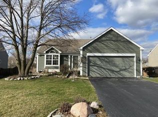 124 W Karen Ln, Round Lake Beach, IL
