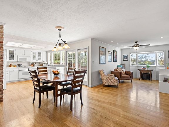 3rd image of 215 Simone Place S