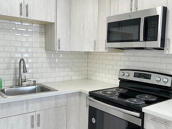 5th image of 14702 Washington Ave SW #4