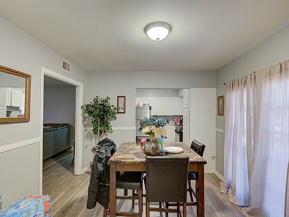 2nd image of 3002 Hoyte Dr
