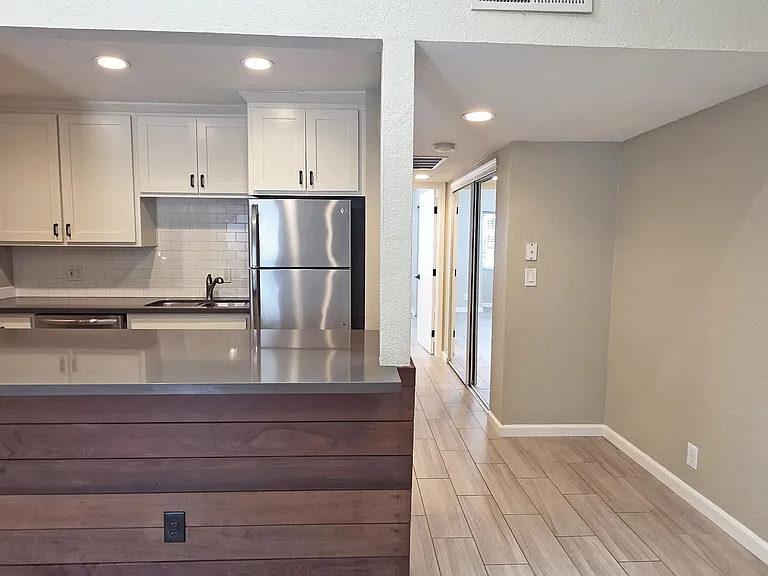 2222 I St #15 — Photo 2