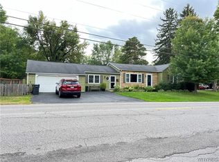 122 Larned Ln, Orchard Park, NY 14127