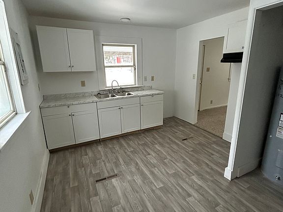 2nd image of 16 Edwards St