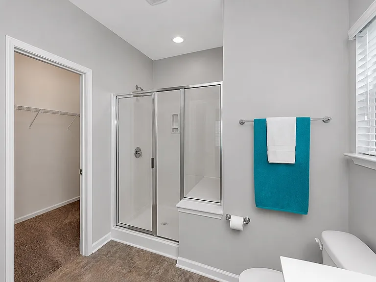 1015 Albany Park Dr — Photo 22