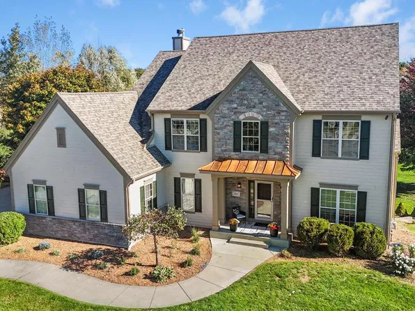 2811 Makou TRAIL, Waukesha, WI 53189