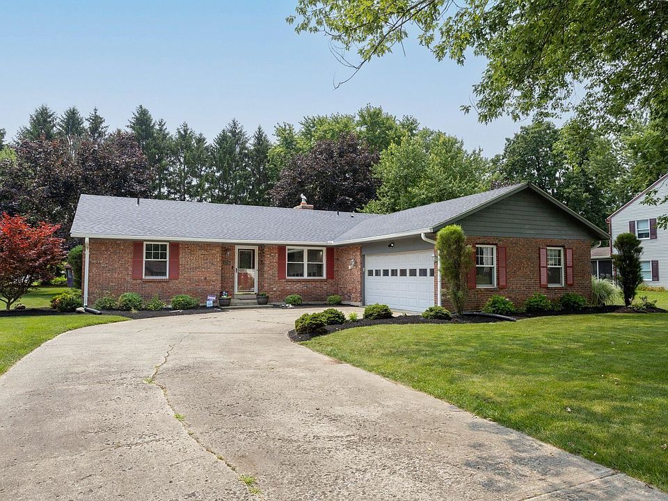1st image of Greenbriar Dr