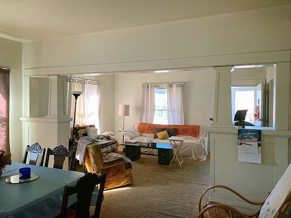 5th image of 1228 E Oak St