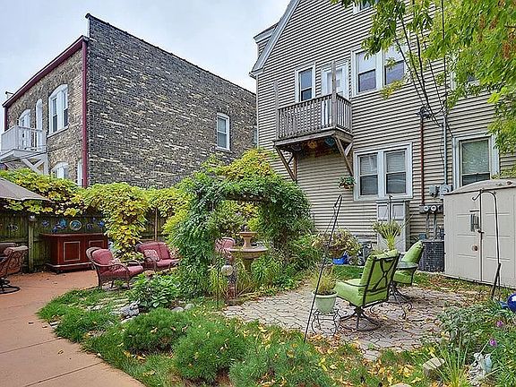 2nd image of 1680 N Van Buren St #1