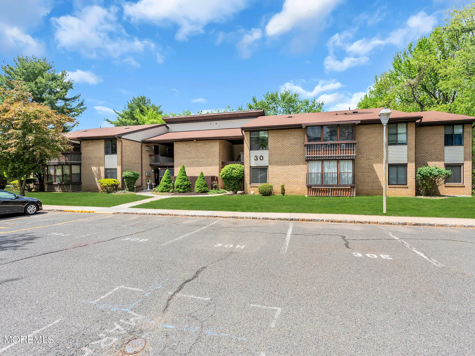 2 bed, 1.5 bath, 1130 sqft, $2,300 — Photo 3