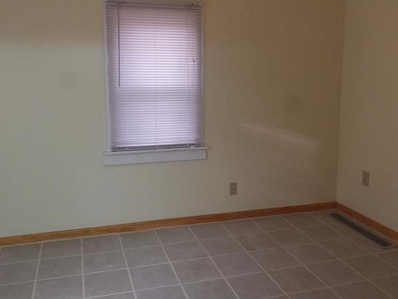 2nd image of 1321 Benton St