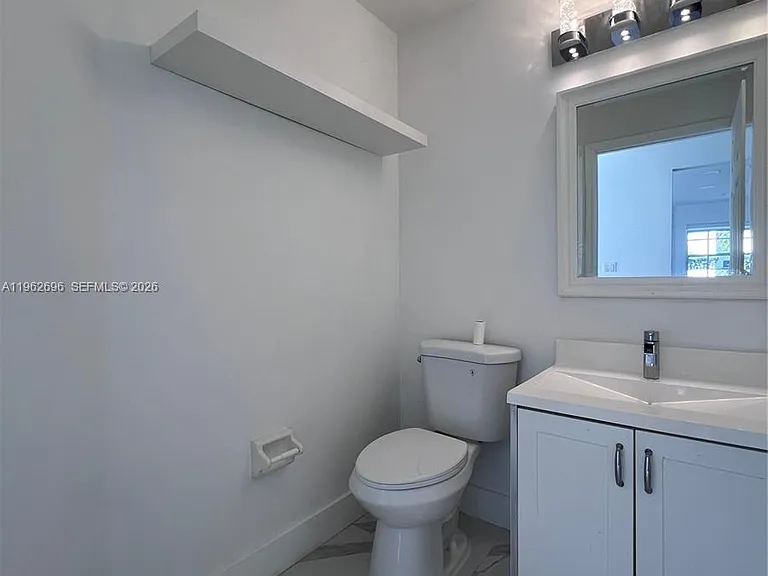 109 Gables Blvd — Photo 6