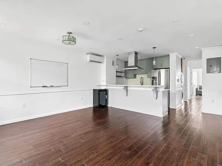 379 West St #5B — Photo 3