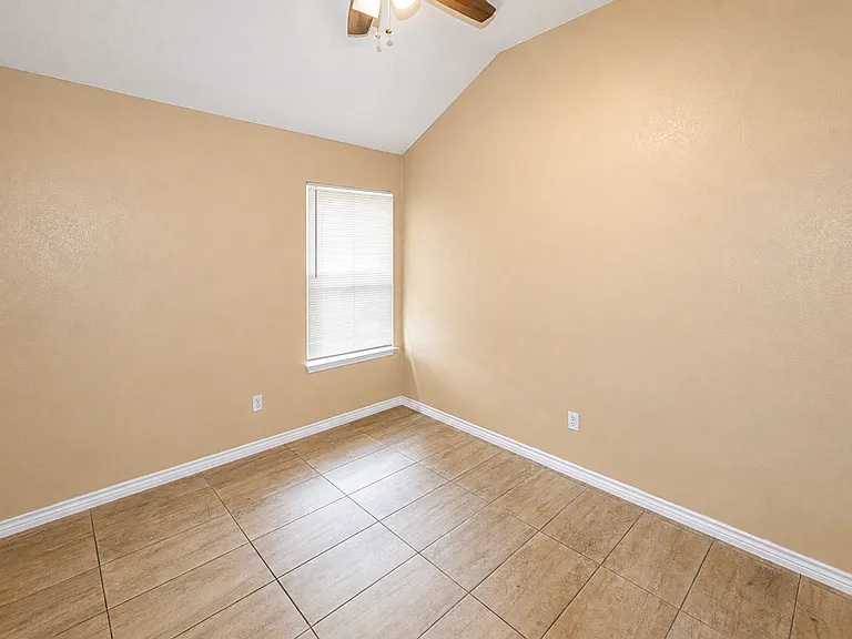 2308 Woodlands Dr — Photo 17