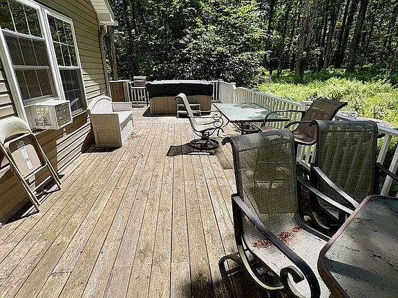 4th image of 1219 Chipmunk Ln