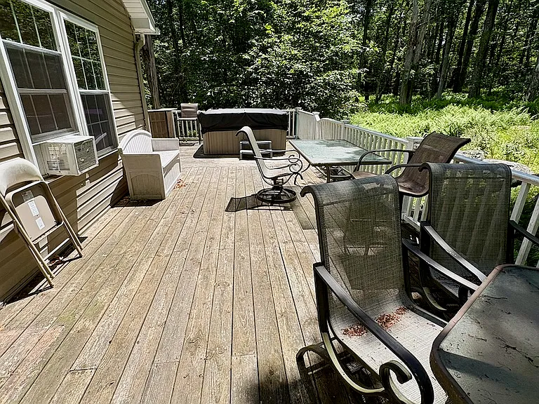 1219 Chipmunk Ln — Photo 4
