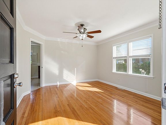 4th image of 4239 Paramount Dr