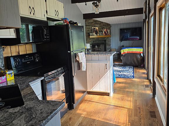 5th image of 35633 N Sheridan Dr