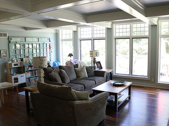 4th image of 2905 Mandigo Ave