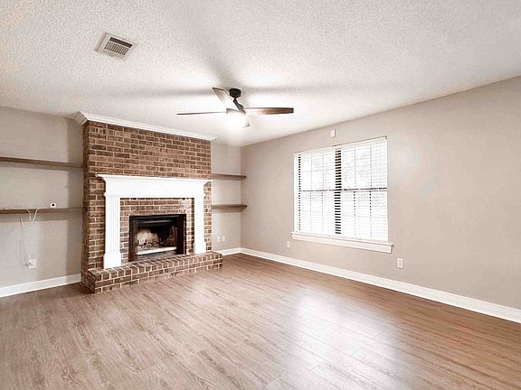 4th image of 2460 Black Oak Trl