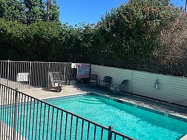 4th image of 4934-212 Coldwater Canyon Ave