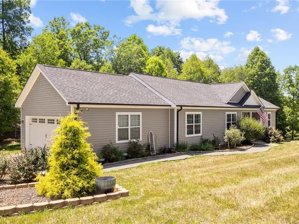 1155 Hill Rd, King, NC 27021