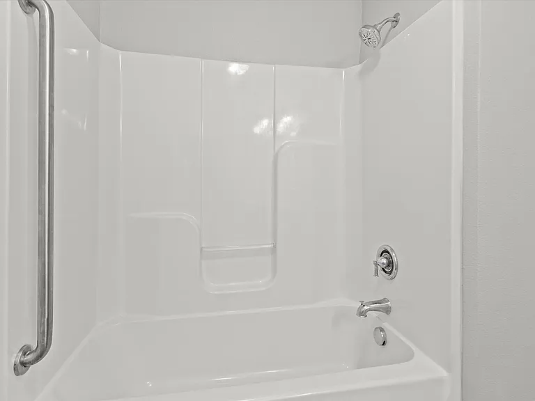 341 Mertle Dr NE — Photo 8