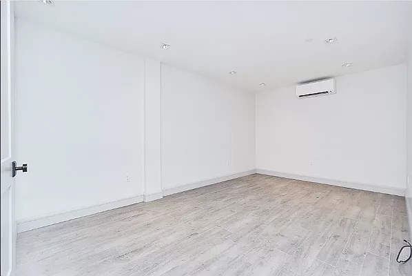 Rented by REAL New York | media 14