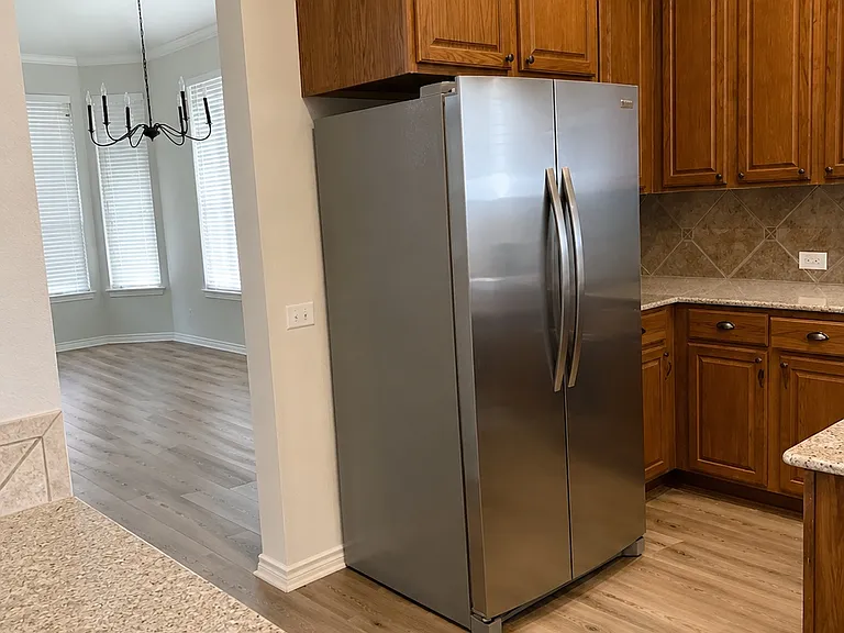 8401 Shakespeare Ln — Photo 7