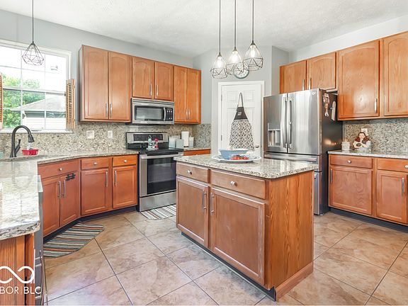 3rd image of 6904 Emerald Bay Ln