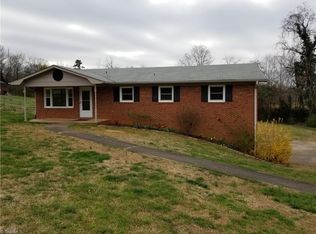 426 Rolling Park Dr, Lexington, NC 27295