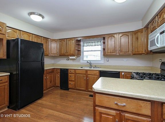 4th image of 6141 Victoria Dr
