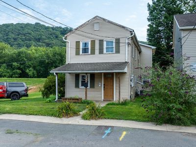 579 W Mahoning St, Danville, PA, 17821