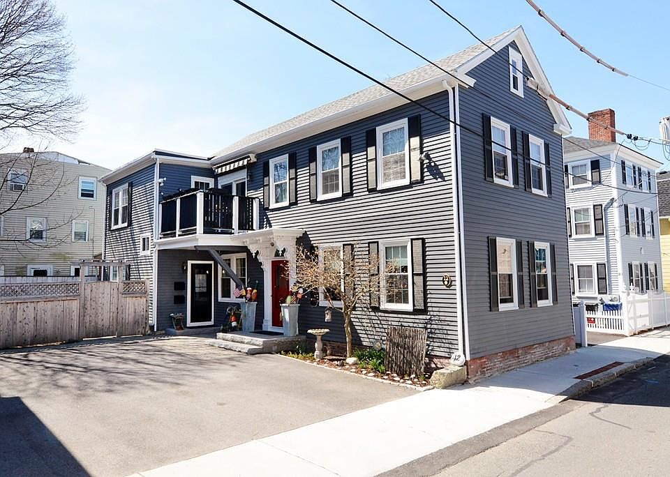 1st image of 12 Carlton St #1